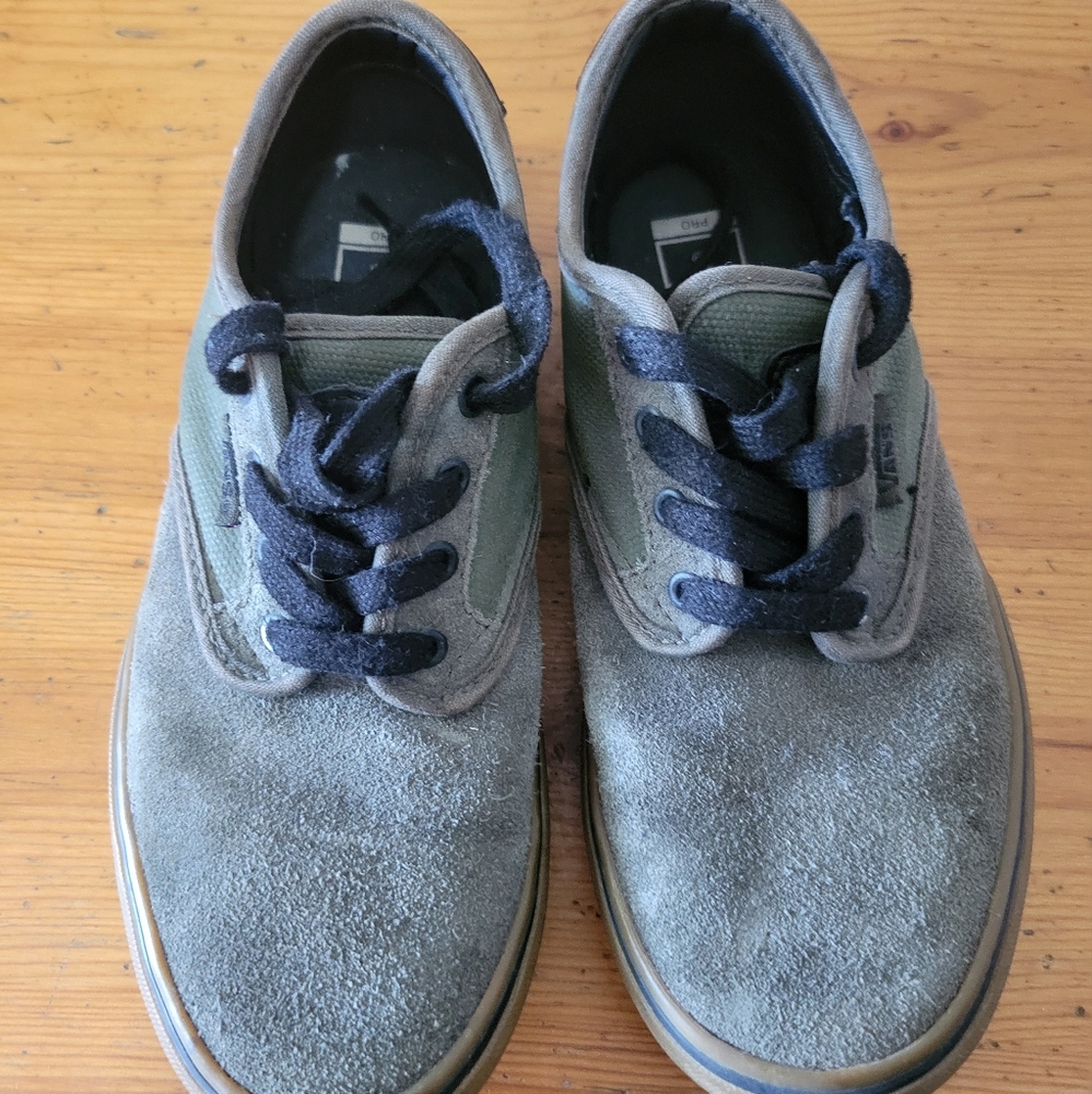 Vans boys olive green skate shoes